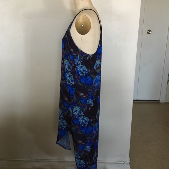 Eight Sixty Maxi Dress - Picture 2 of 5